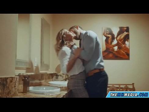 ❤️ Döşlü sarışın sizi ictimai tualetdə aldatdıqda ❤ Porn video az.porngifmag-com.ru ️❤